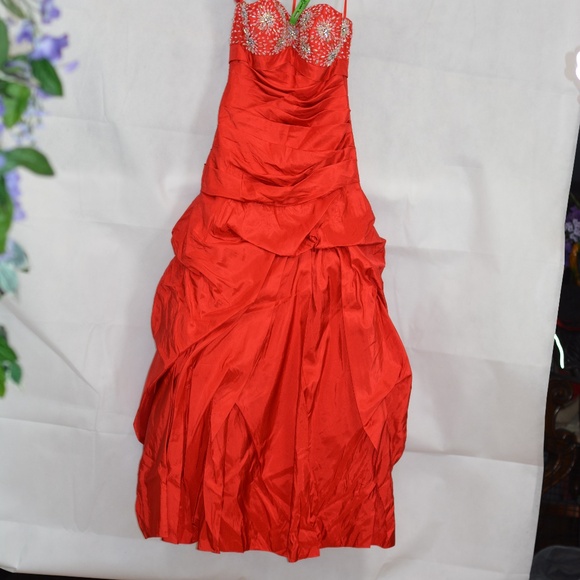 Rouched Red Sequined Beaded Dress SZ 10 NWT - Picture 1 of 15